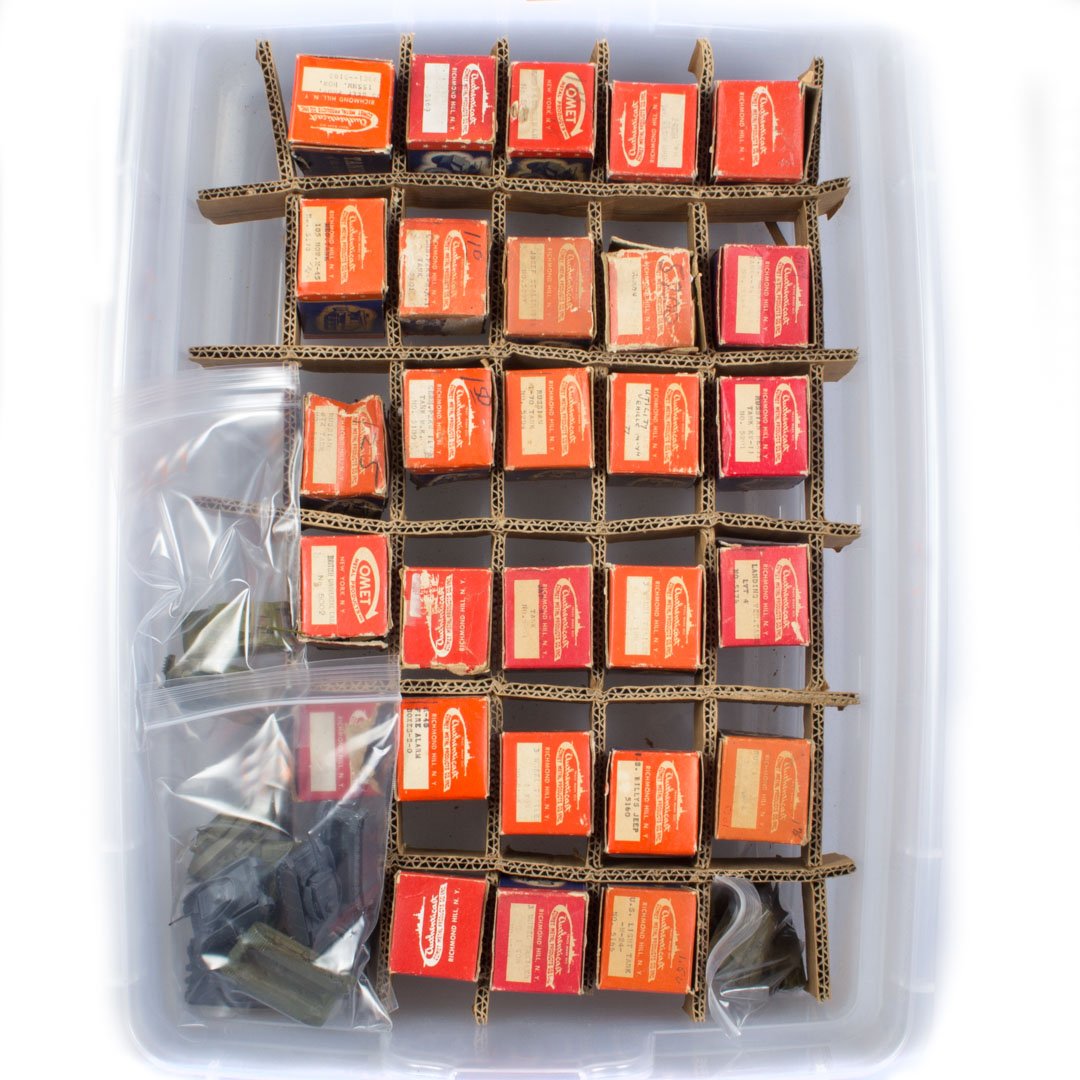 Model Tanks by Comet Metal Products CO. Inc.: assortment of unboxed and Authenticast small scale model tanks