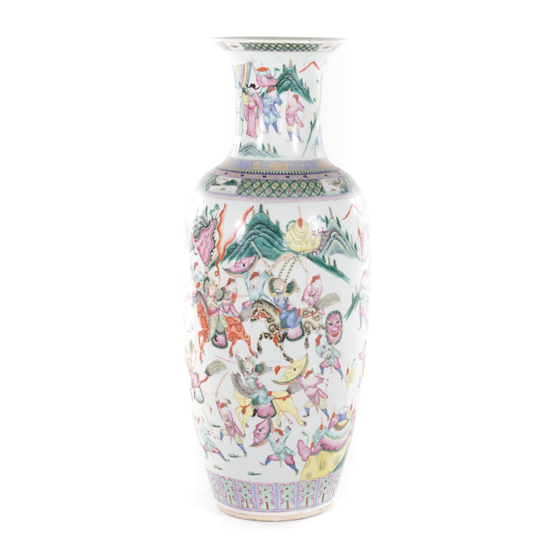 Chinese Export Famille Rose palace vase (1 of 6)
