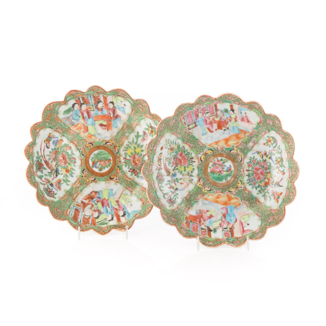 Two Chinese Export Rose Medallion berry bowls (1 of 5)