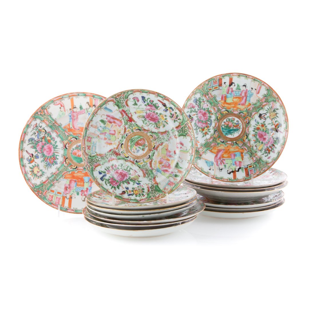 15 Chinese Export Rose Medallion dinner plates (1 of 4)