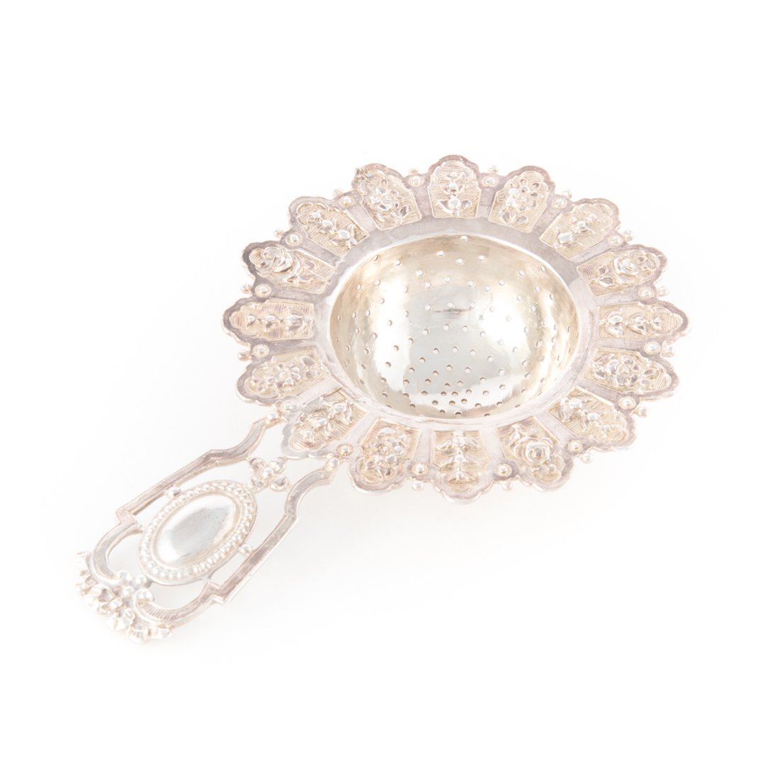 Silver tea strainer Storck & Sinsheimer Hanau (1 of 2)