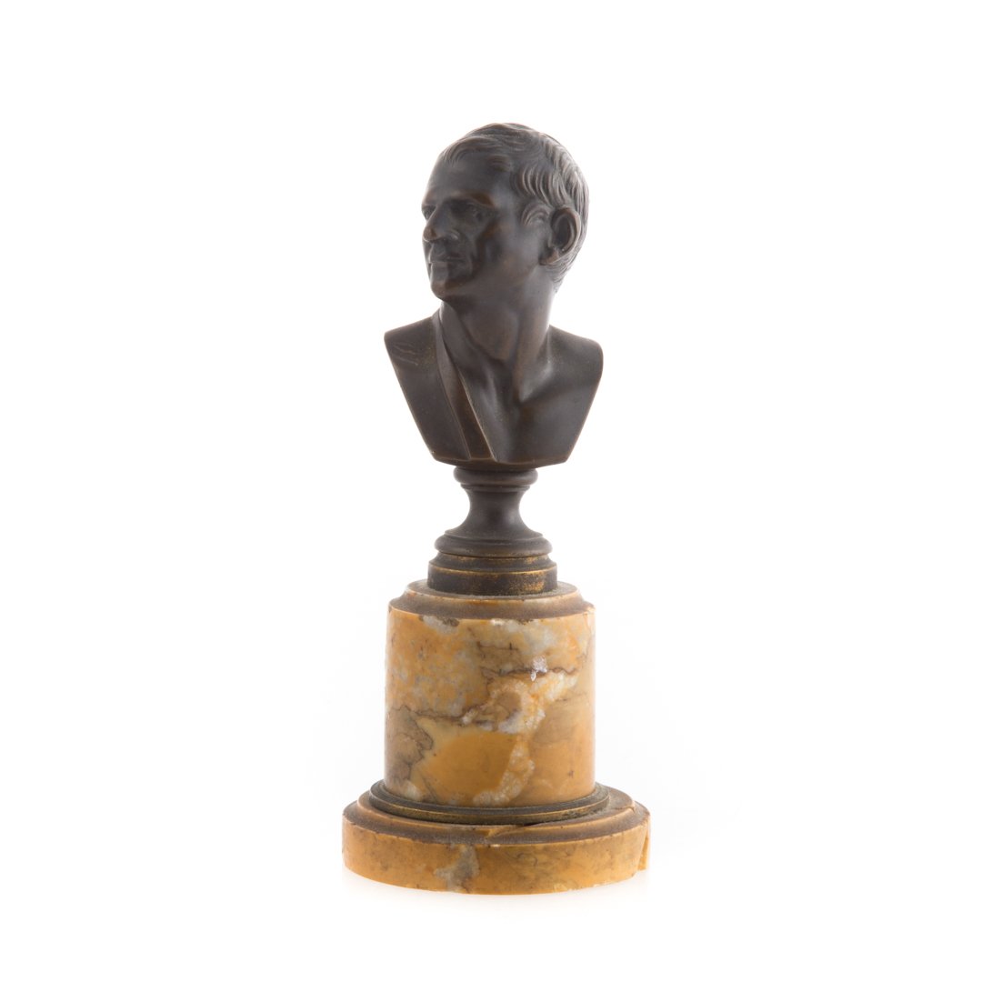 Continental miniature bronze bust of a gentleman (1 of 3)