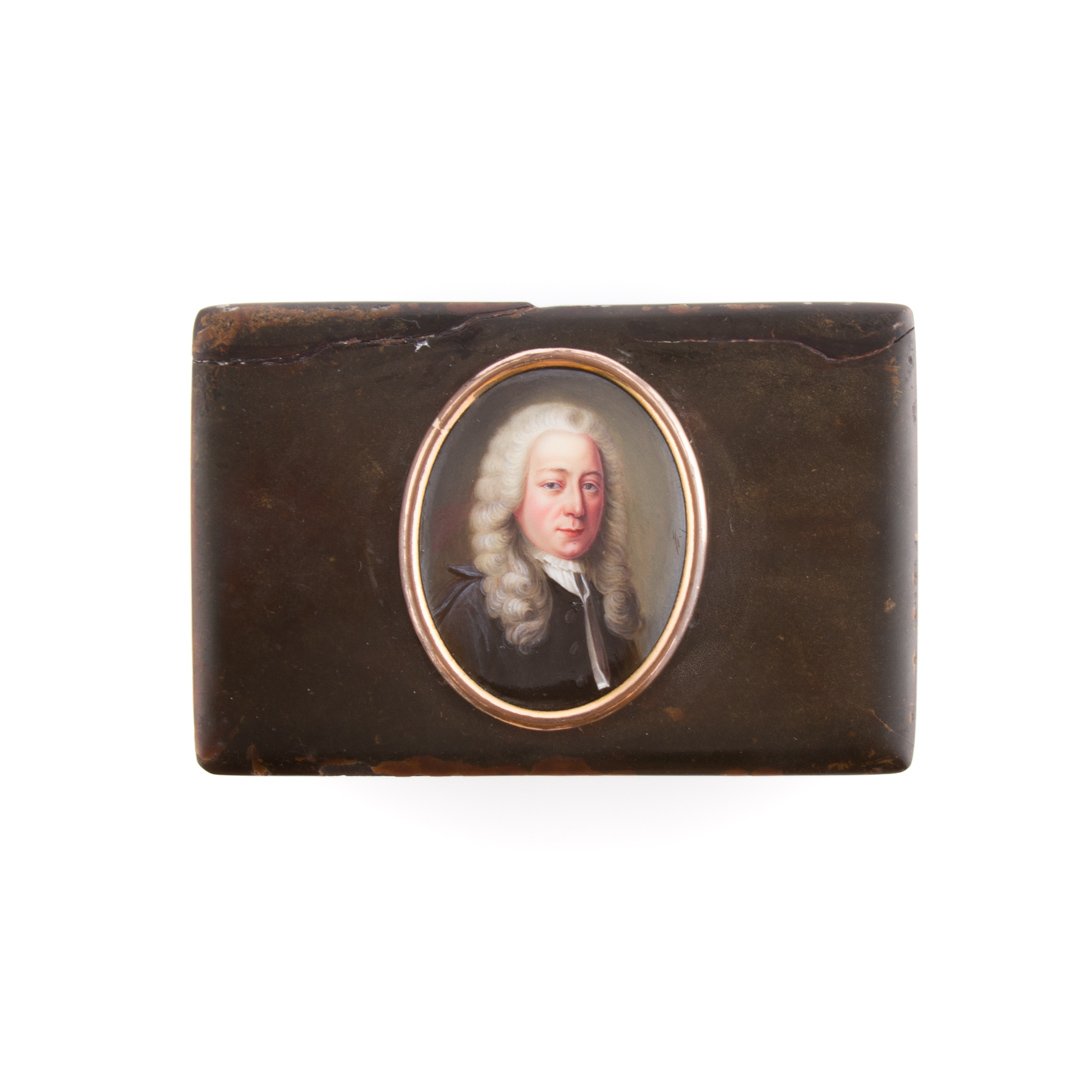 George III snuff box with portrait (1 of 3)