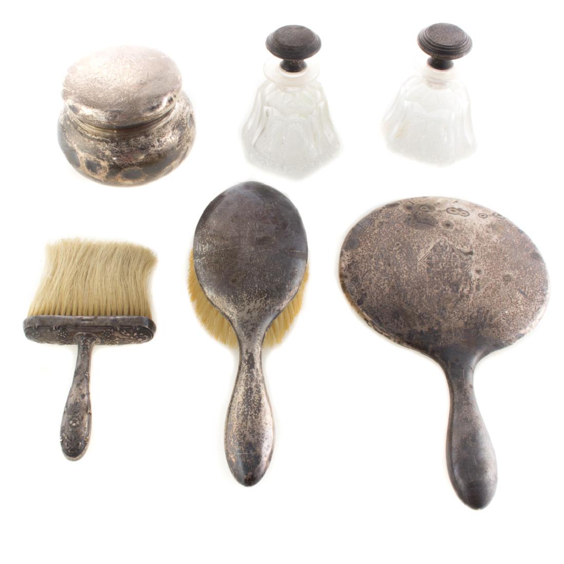 A collection of sterling silver vanity items (1 of 7)