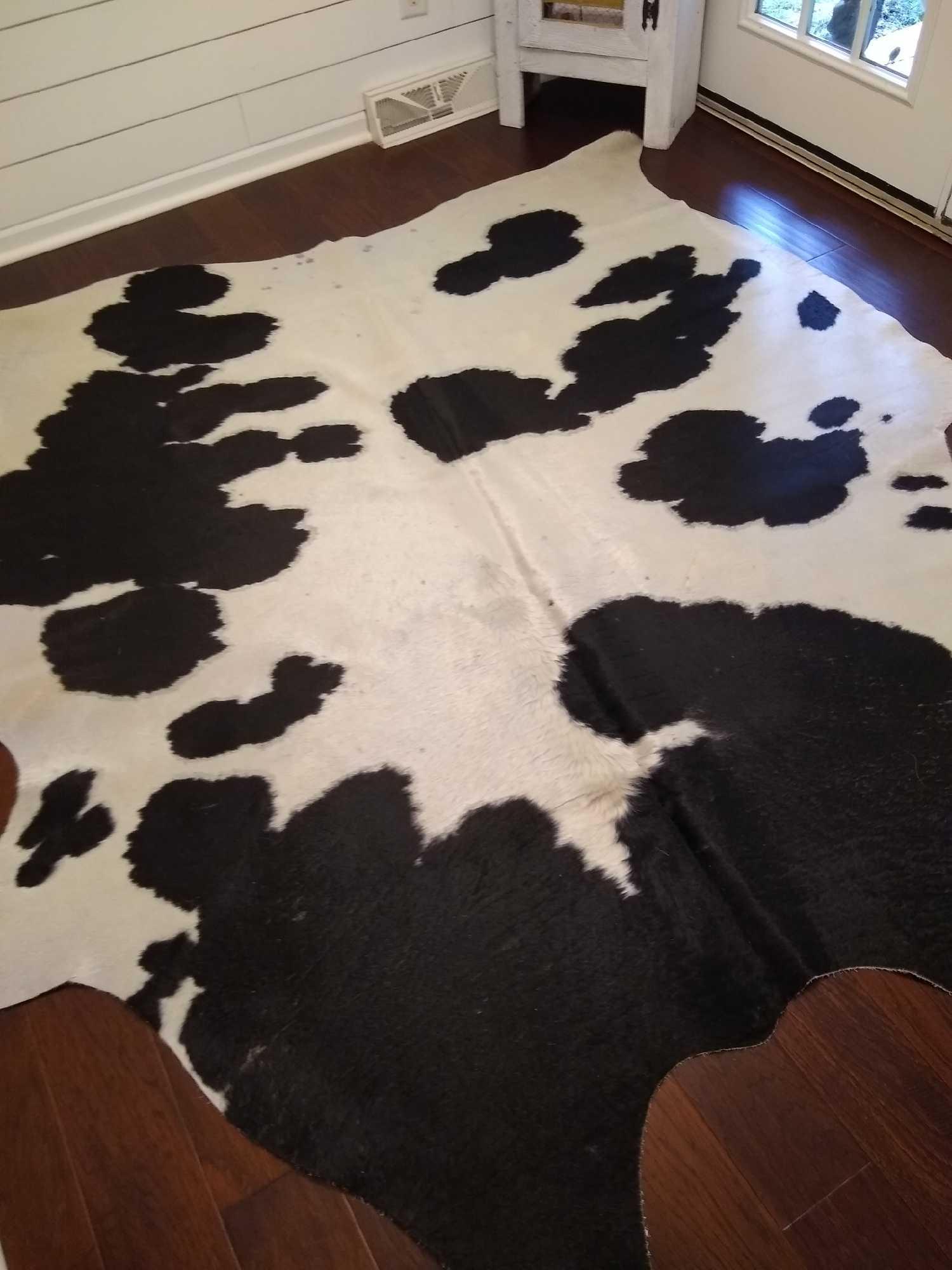 Cowhide Rug (1 of 2)