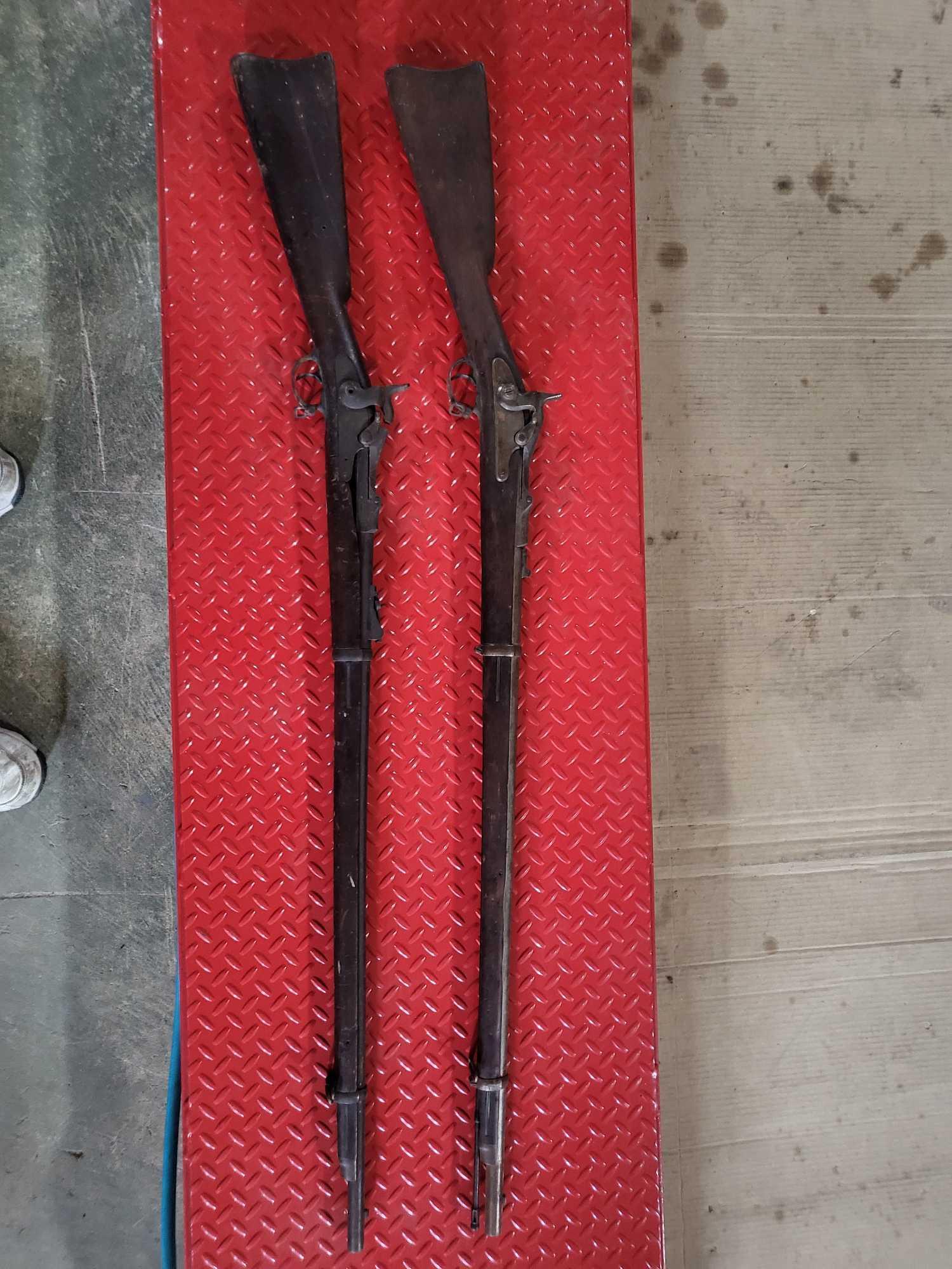 SET OF TWO GUNS (1 of 6)