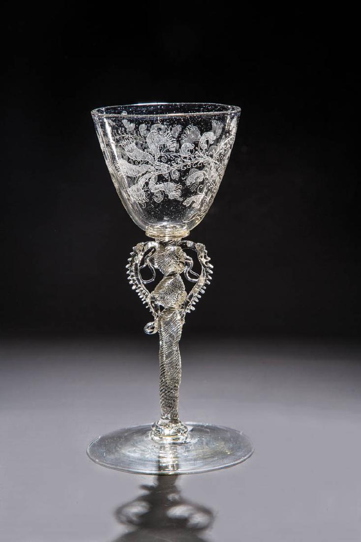 Seltenes Flügelglas mit Diamantgravur (1 of 1)