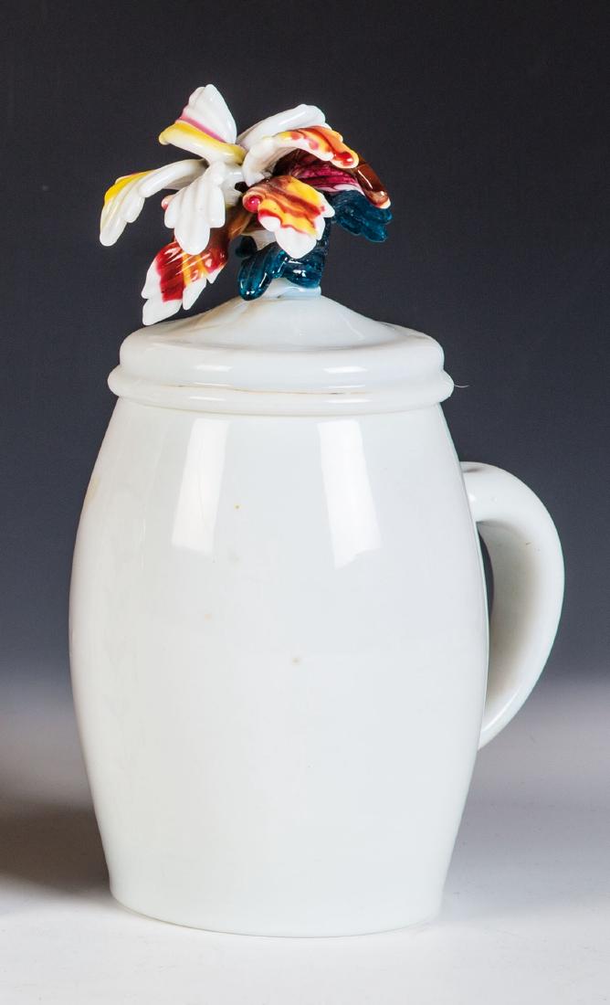 Seltener Deckelkrug aus Milchglas (1 of 1)