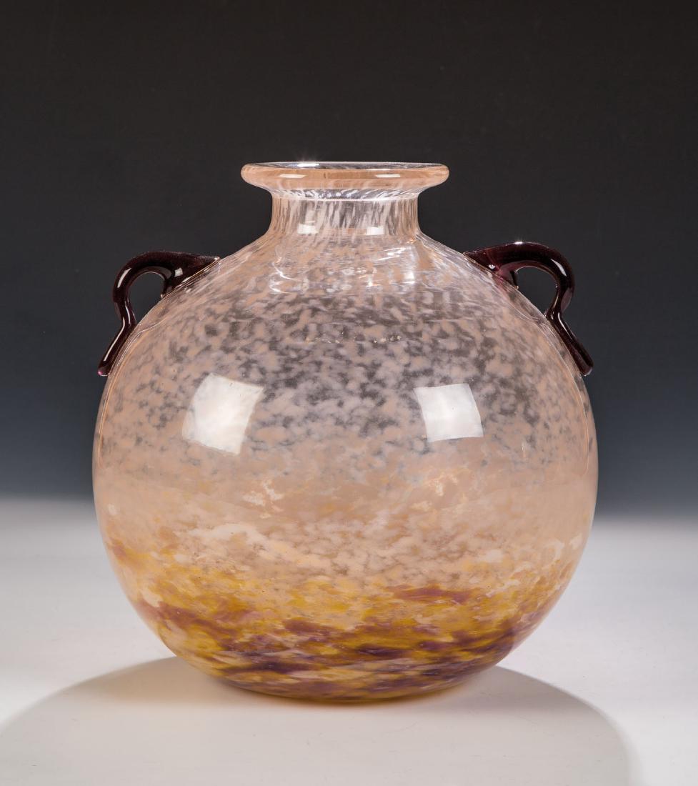 Zierhenkelvase (1 of 1)