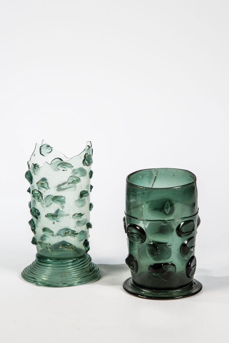 Nuppenbecher und Stangenglas (Fragment) (1 of 1)