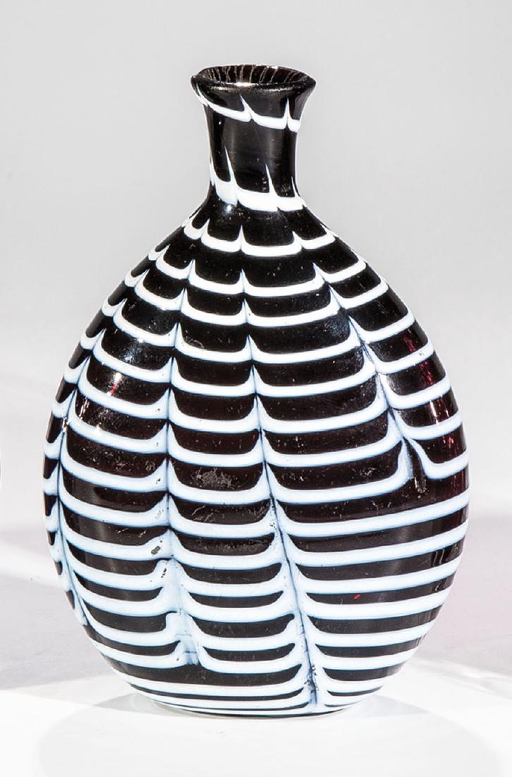 Taschenflasche mit gekämmten Fäden (1 of 1)