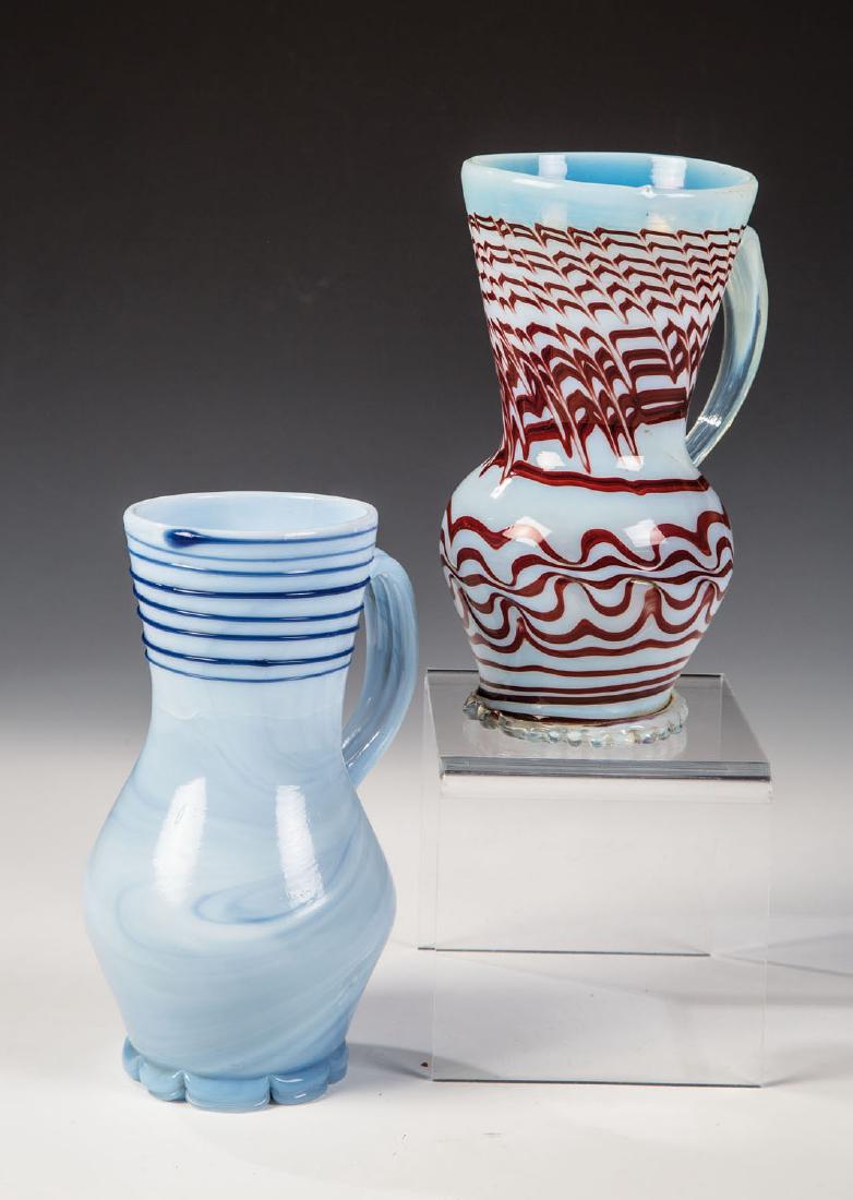 Zwei Birnkrüge aus Milchglas (1 of 1)