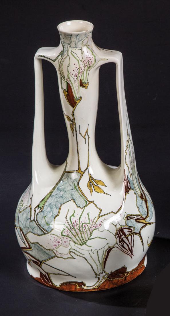 Zierhenkelvase (1 of 1)