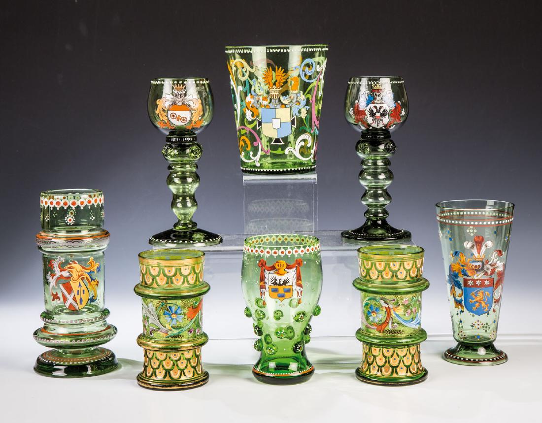 Acht verschiedene, historisierende Gläser (1 of 1)