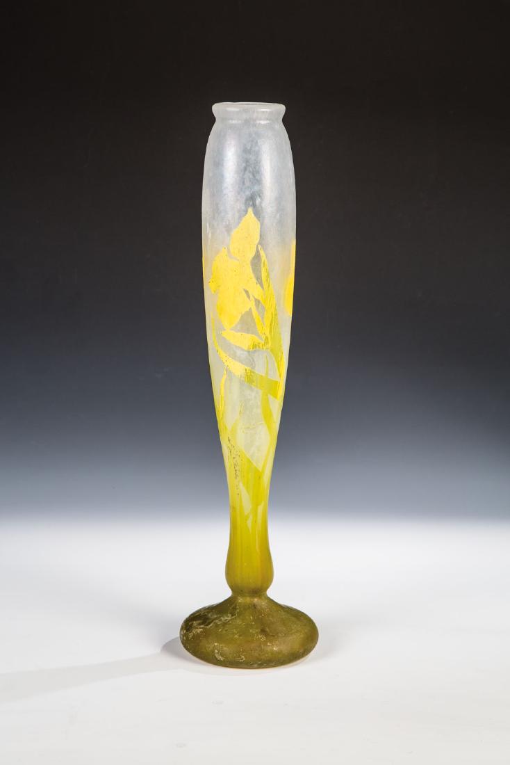 Fußvase mit Osterglocke (1 of 1)