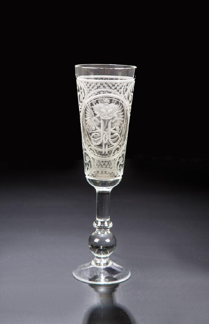 Sektglas mit dem Monogramm von Nikolaus II. (1 of 1)