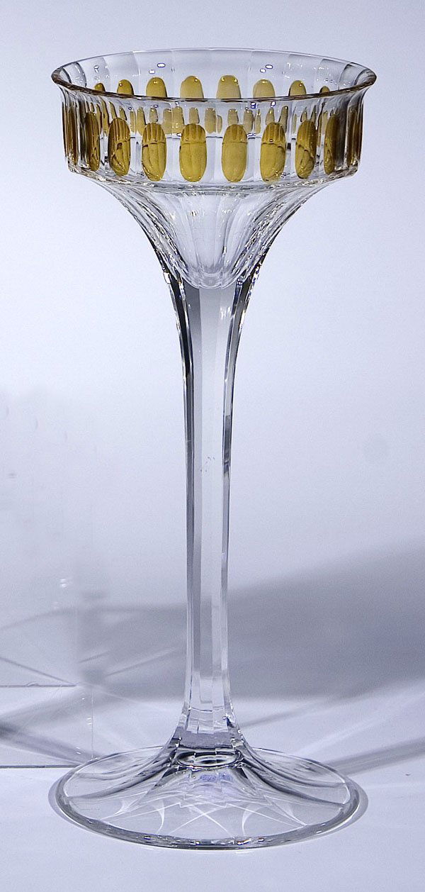 Staengelglas Prutscher Meyrs Neffe Glass Stemware: Otto Prutscher (Entwurf), Meyr's Neffe, Adolf (Ausführung), um 1909 - Farbloses Glas. Fuß, Schaft und Kuppa mit umlaufendem Schälschliff. Unterhalb des Lippenrandes Fries mit gelb gebeizten Oliven.