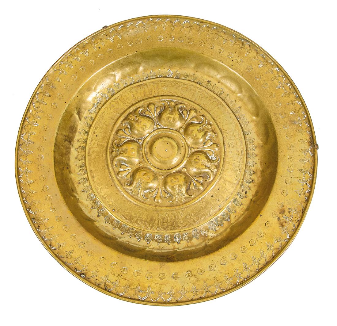 Beckenschlägerschüssel mit Blütenrosette (1 of 1)