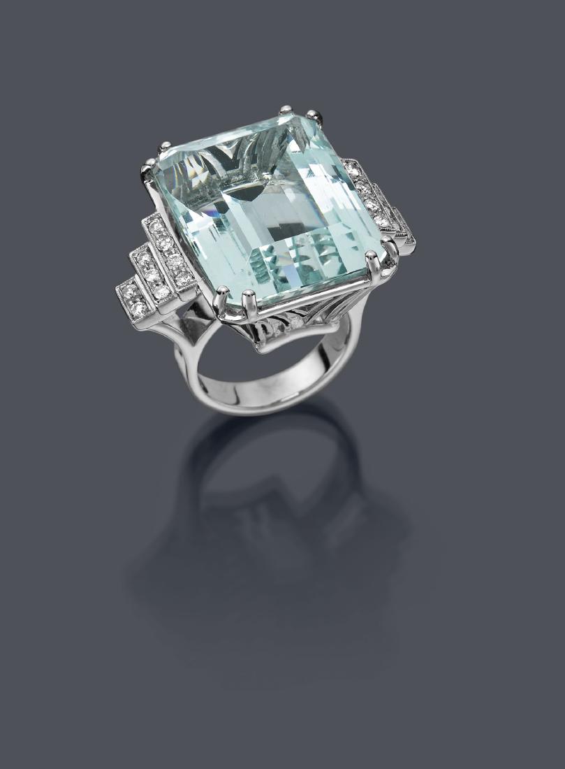 Hochfeiner Aquamarinring mit Brillanten (1 of 1)