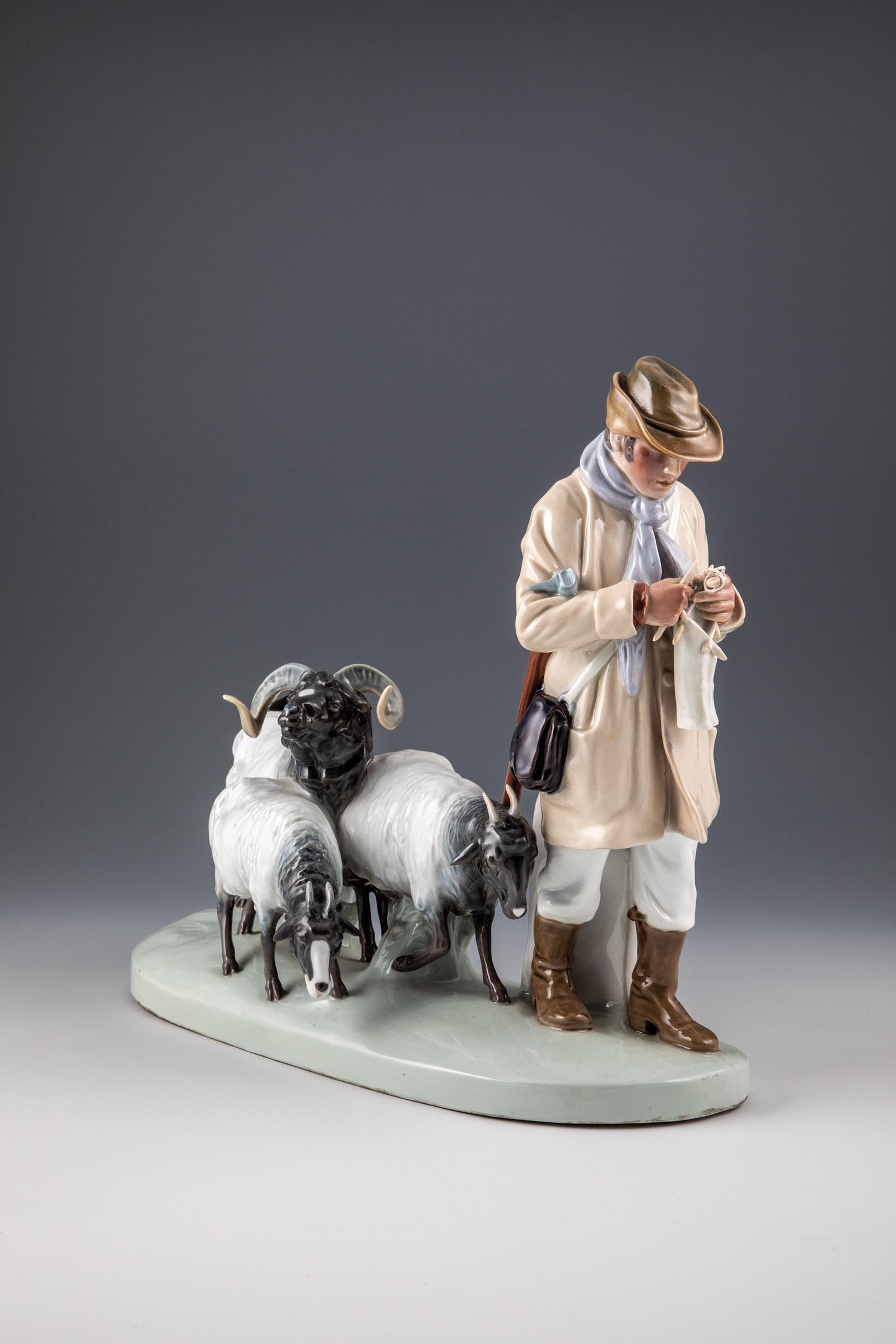 Schäfergruppe: Schäfergruppe Otto Pilz (Entwurf) 1908, Meissen (Ausführung), vor 1924 Auf annähernd ovalem Sockel. Staffiert in polychromer Unterglasurbemalung. Minimal restauriert, im Sockel Brandriss. Auf dem S
