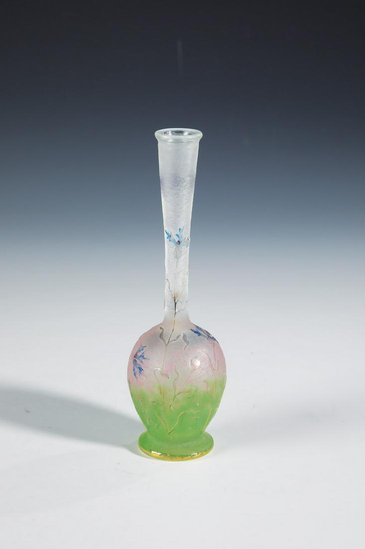 Kleine Langhalsvase mit Kornblume (1 of 1)