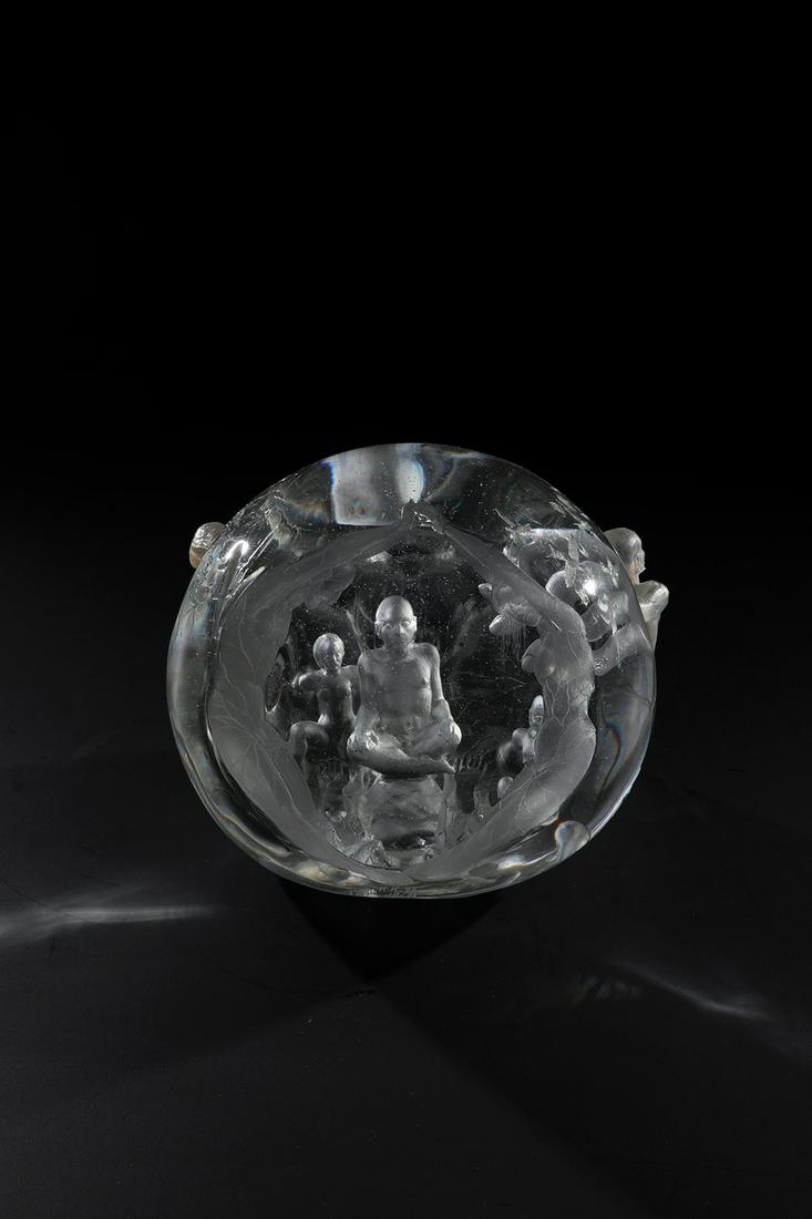 Objekt mit surrealem Dekor (1 of 1)