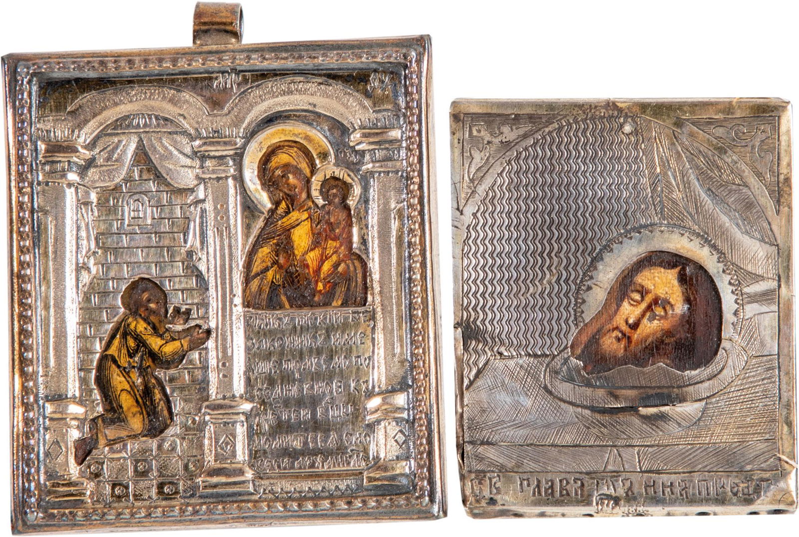 Zwei Miniaturikonen mit Silberoklad: Zwei Miniaturikonen mit Silberoklad Russland, Moskau, 1882/1883 Tempera auf Kreidegrund. Haupt Johannes des TÃ¤ufers, verso Samt, guillochiertes Silberoklad mit Feingehalt ''84'', verschlagenen Besc