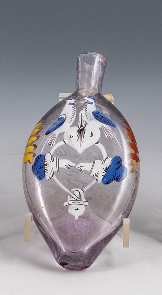 Taschenflasche mit Liebesallegorie (1 of 1)