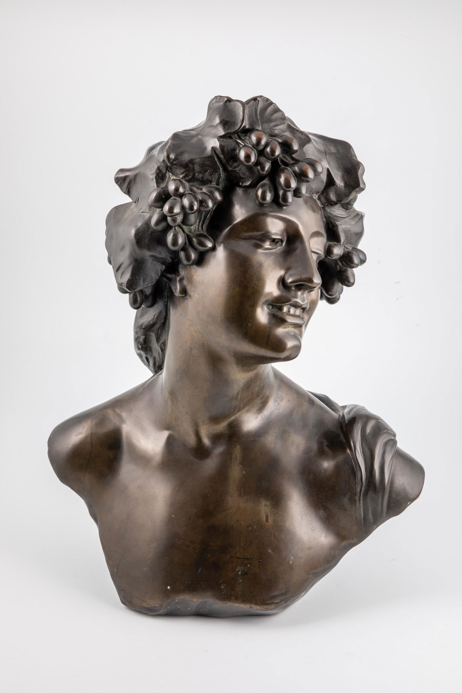 Jef Lambeaux: Jef Lambeaux 1852 Antwerpen - 1908 BrÃ¼ssel BÃ¼ste einer Bacchantin. Bronzeblech braun patiniert. Auf der Schulter signiert:''Jef Lambeaux''. H. 55 cm.
