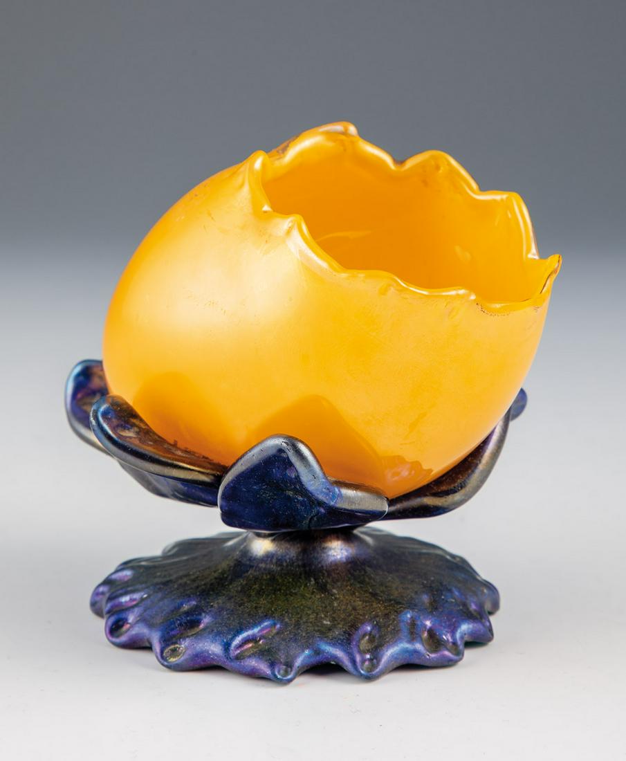 Vase in Eiform (1 of 1)