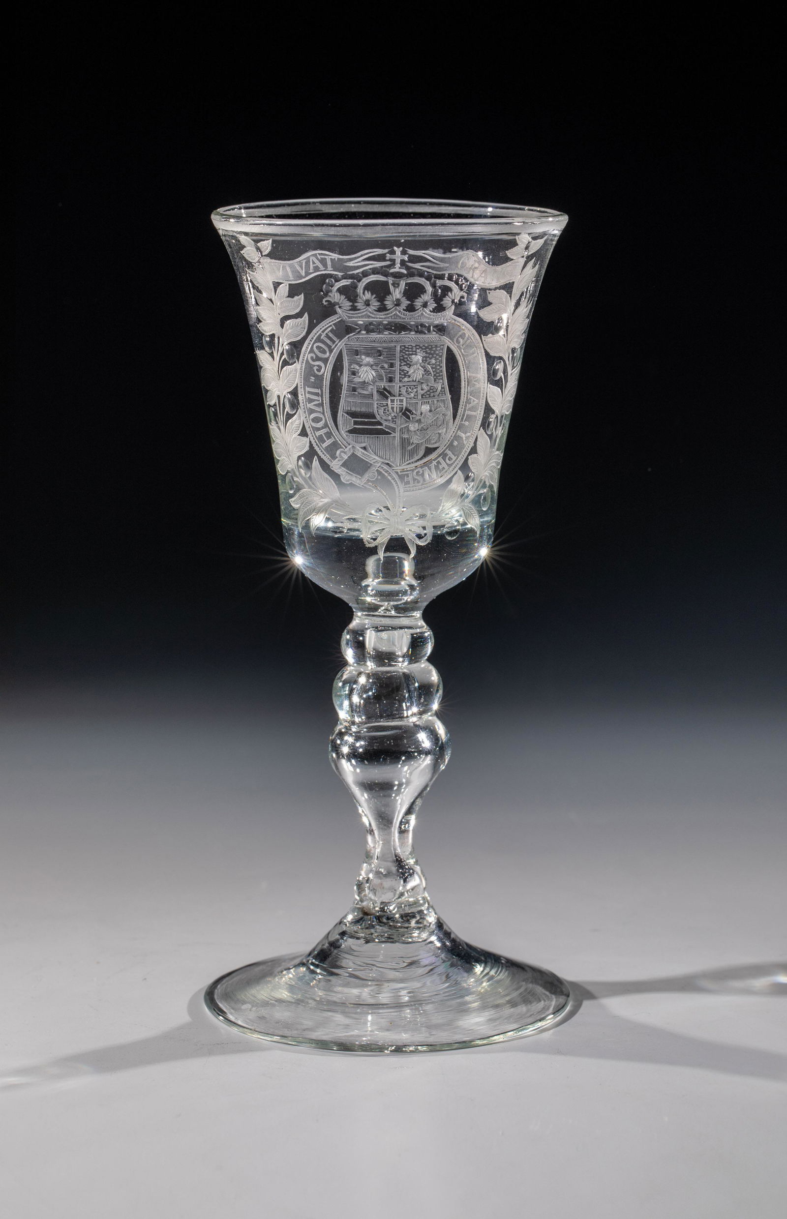 Pokal mit dem Wappen von Nassau-Oranien (1 of 1)