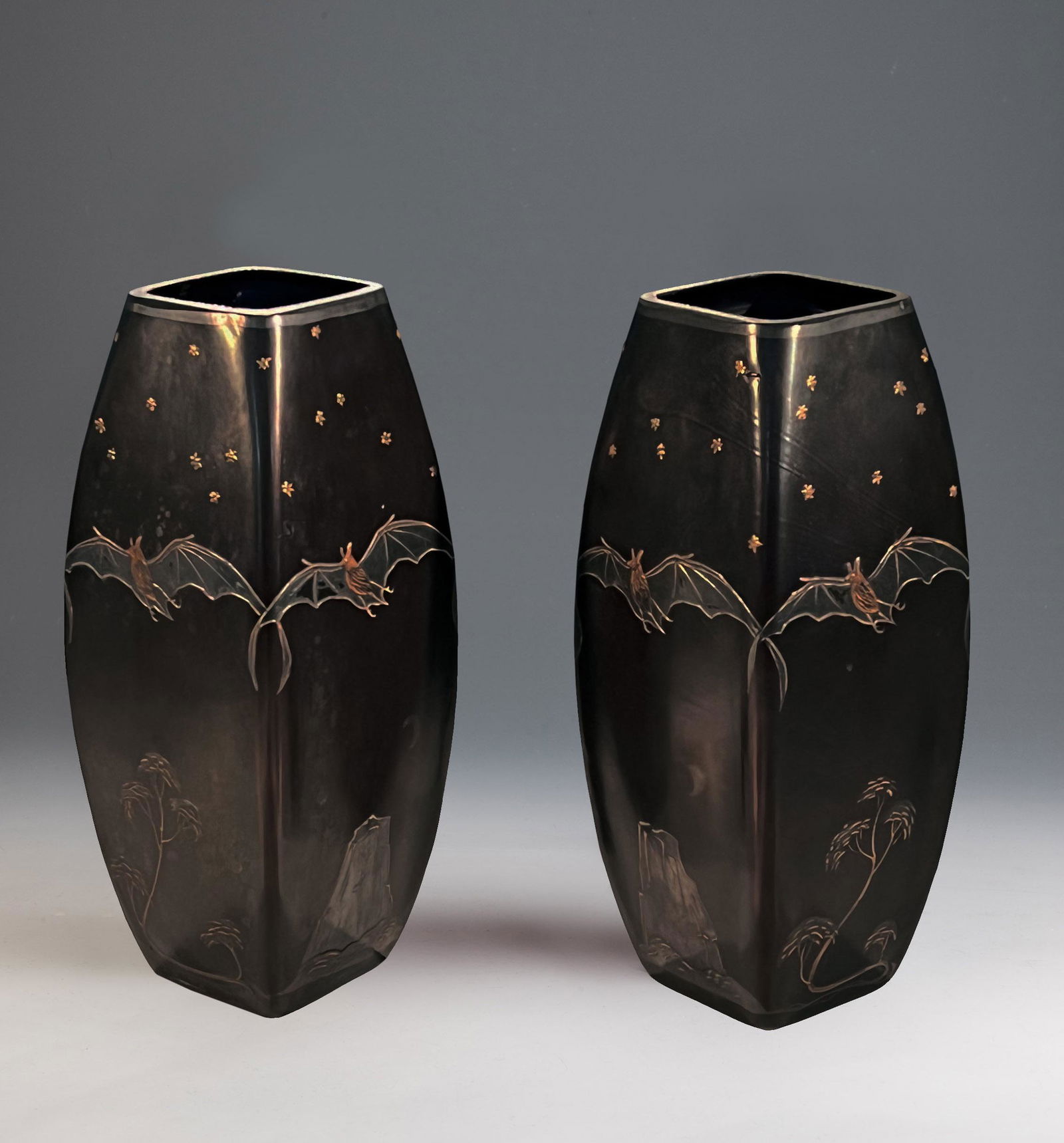 Paar Vasen mit FledermÃ¤usen (1 of 1)