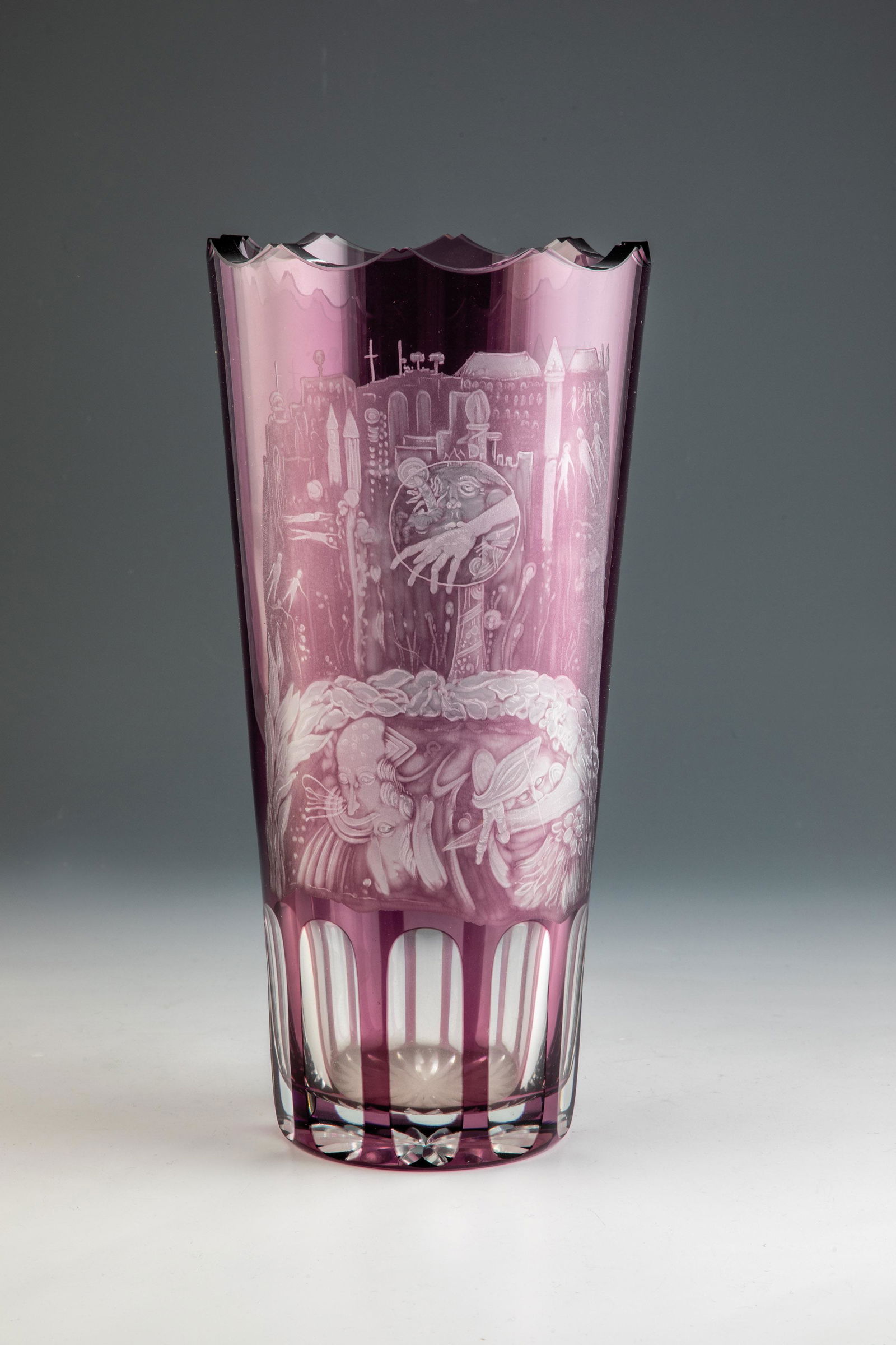 Vase mit Ãœberfangreliefgravur (1 of 1)