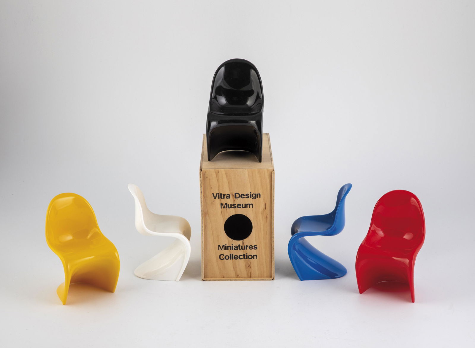 FÃ¼nf MiniaturstÃ¼hle sog. ''Panton Stuhl'' (1 of 1)