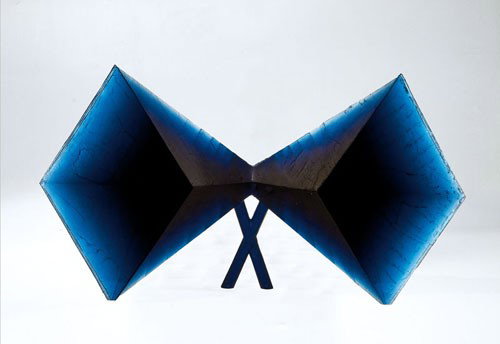 Butterfly Ivan Mares (geb. 1956 in Decin), 1998 Iv: English: Butterfly Ivan Mares (geb. 1956 in Decin), 1998 Ivan Mares (born 1956 in Decin), 1998 Maße: 57 x 103 x 17 cm Blue glass, mould-melted, partly cut and polished. Engraved signature: Mares 98.