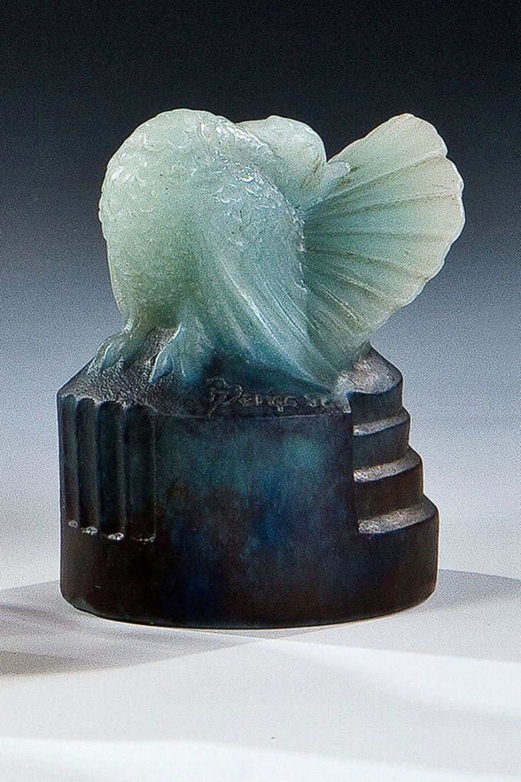 Truthahn: Truthahn Henri Bergé (Entwurf), Amalric Walter, Nancy, 1920er Jahre Pâte de verre in Farblos, Violett und Blautönen, formgeschmolzen. Plastischer Truthahn, bez.: AWALTER NANCY, am Rand bez.: HBERGE