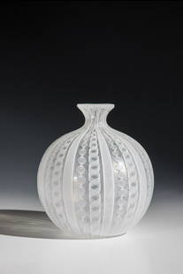 Vase ''Zanfirico'': Vase ''Zanfirico'' Venini, Murano, c. 1950/55 Colorless glass, with fused 'zanfirico' glass rods in white ('lattimo'). H. 15 cm