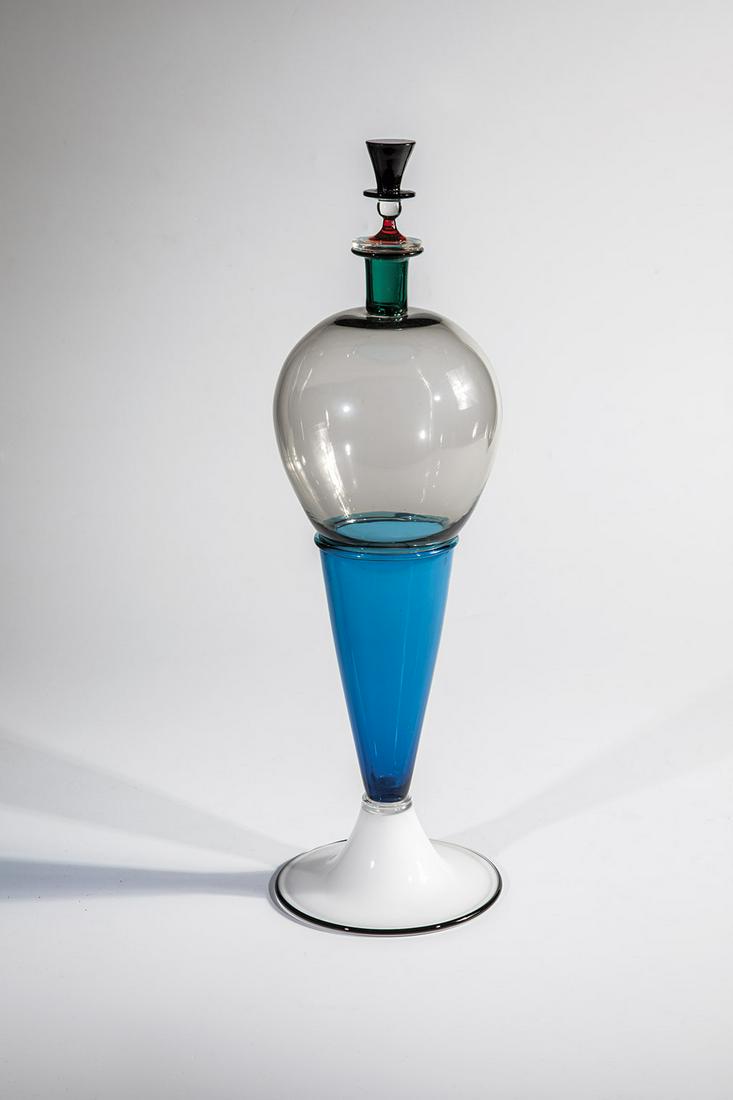 Carafe with stopper (1 of 1)