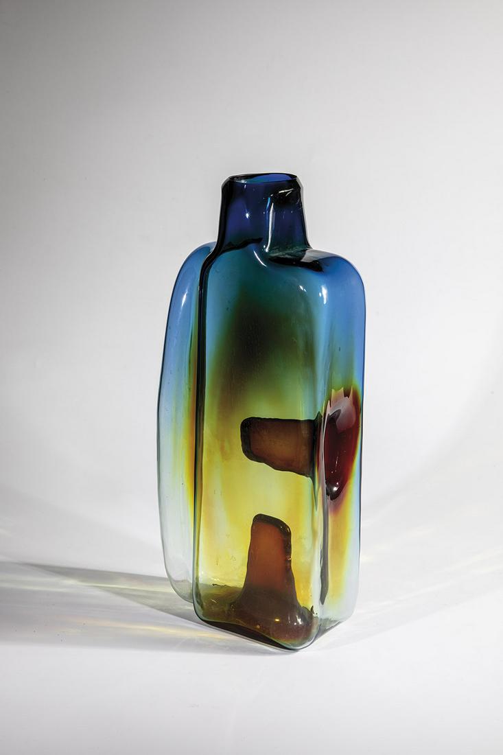 Large vase object (1 of 2)