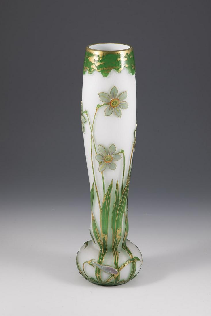 Large vase with daffodils (1 of 2)