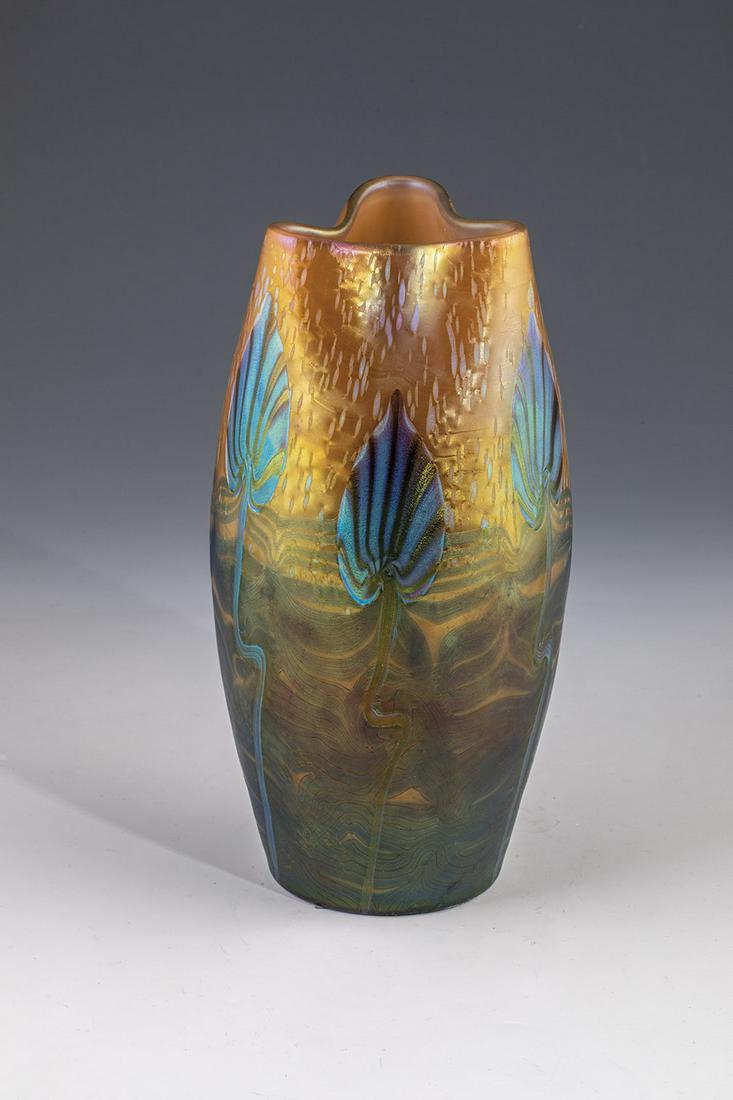 Significant vase (1 of 2)