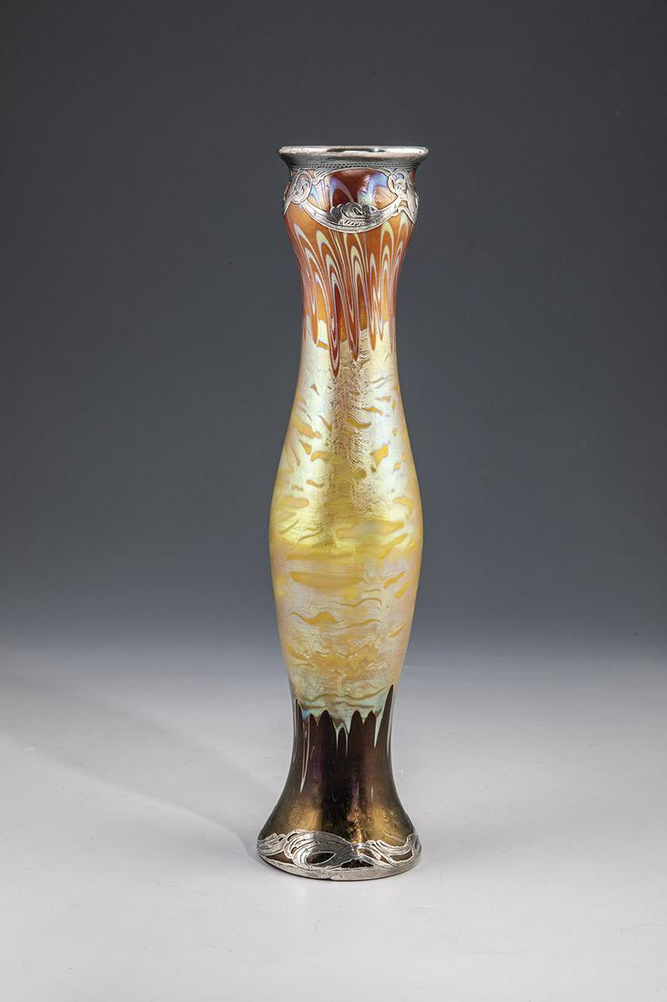 Important vase ''opal phenomenon Gre 358'' (1 of 3)