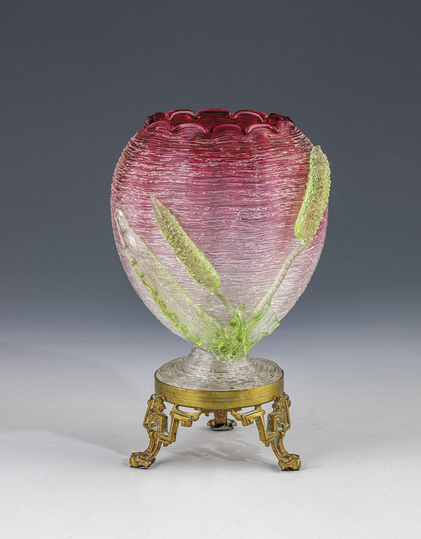 Vase ''rosalin gradient pÃªle-mÃªle with reseda'': Vase ''rosalin gradient pÃªle-mÃªle with reseda'' Loetz Witwe, KlostermÃ¼hle, 1894 Colorless glass, gradient from the top pink underpainted. The outer wall is netted with fine, colorless threads