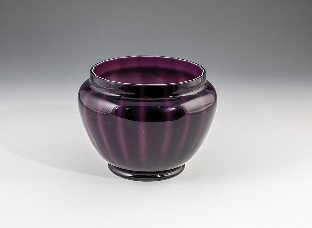 Vase ''purple metallin optical'': Vase ''violet metallin optical'' Eduard Prochaska (design of form and decoration), Loetz Witwe, KlostermÃ¼hle, 1907 Colorless glass, underlaid in white and in violet. Blown in eighteen-part ribbed m