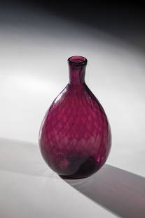 Pouch bottle: Pouch bottle Alpine, 18th century violet glass. Teardrop-shaped, slightly flattened wall on both sides with optical mesh dÃ©cor, slightly high bottom and demolition. H. 16.5 cm