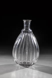 Rib bottle: Rib bottle SÃ¼ddeutsch, E.18. Jh manganese tinged glass. Flattened wall on both sides with longitudinal optical ribs and tear-off. Min. best. H. 17.5 cm