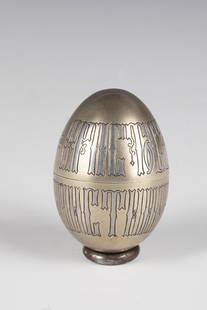 Egg tin with Easter greeting: Egg box with Easter greeting Russia, Moscow, Agafonov Sergei Ivanovich, 1870-1897 silver, partly gilded. Engraved Easter greeting ''Christos woskresse - Woistinu woskresse'' (''Christ is risen!'' -