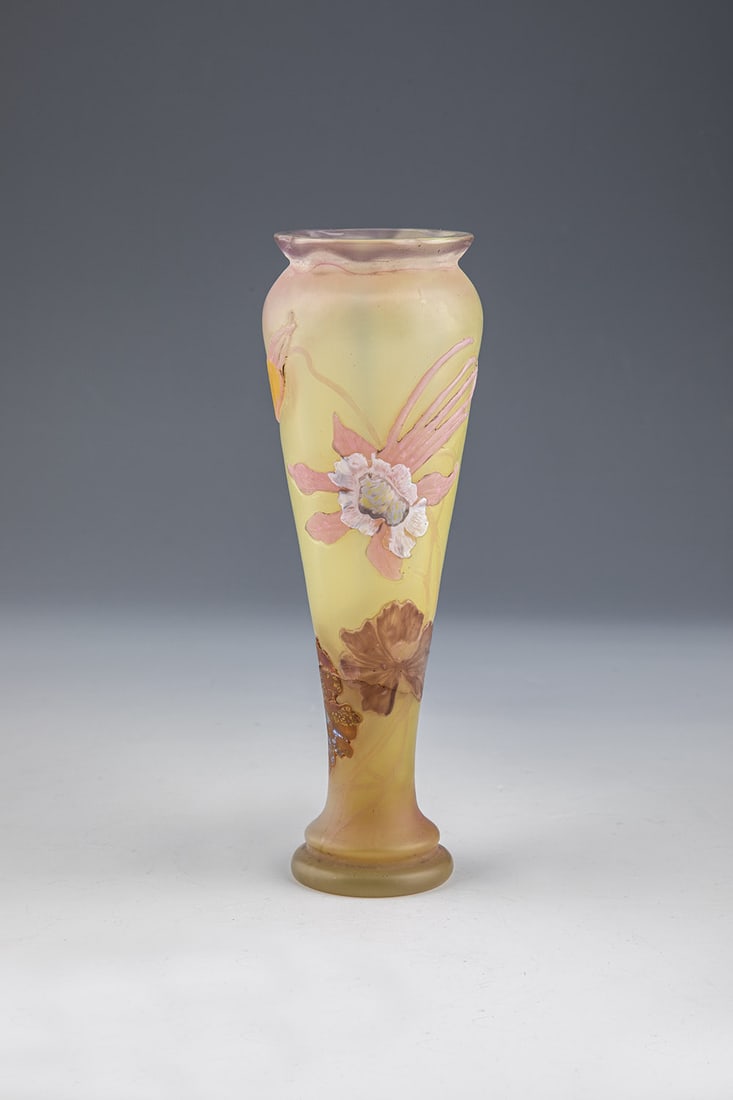 Small vase with columbine in marqueterie-sur-Verre technique (1 of 3)