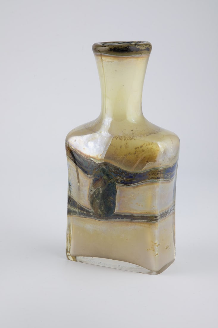 Vase: Vase Samuel J. Herman, Val Saint-Lambert, 1970s Colorless glass with white opal underlay and color and oxide melting. Iridescent. In engraving: Val S Lambert LL SJH. H. 24.5 cm.