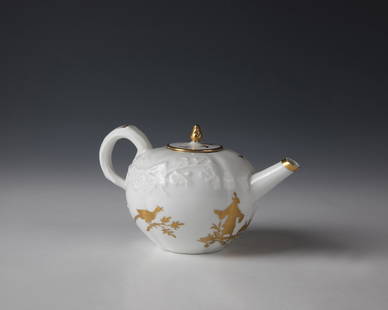 Mocha pot with Augsburg Gold Chinese: Mocha pot with Augsburg gold Chinese Meissen, painted Seuter-Werkstatt, Augsburg, ca. 1730 Bulbous cup shape with tendrils of flowers and leaves in relief. Under the spout, gold-painted and etched,